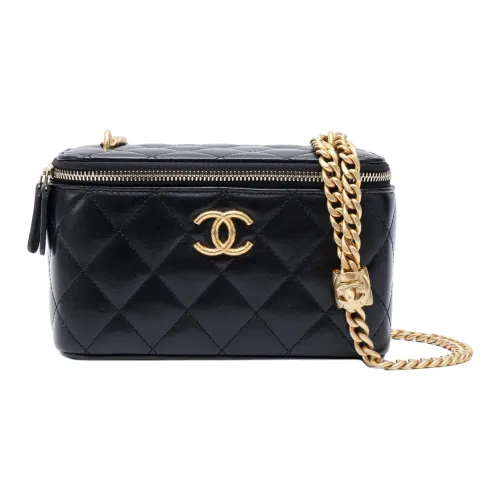CHANEL Сумки через плечо Женские