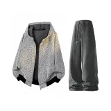 Топ и штаны цвета фотиния белого и серого