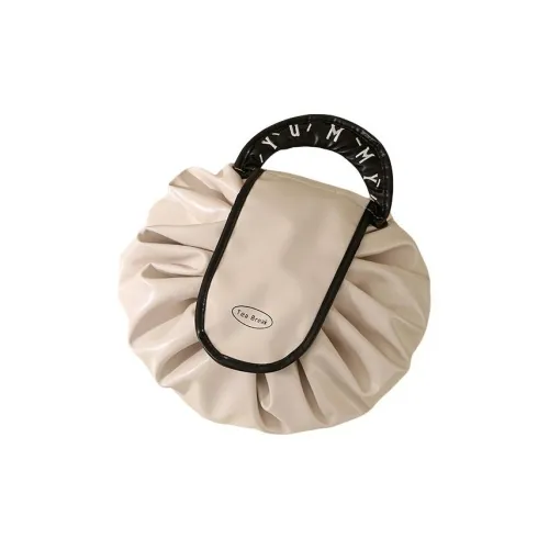 CLOLV KISS Макияж и Дорожные косметички Женские