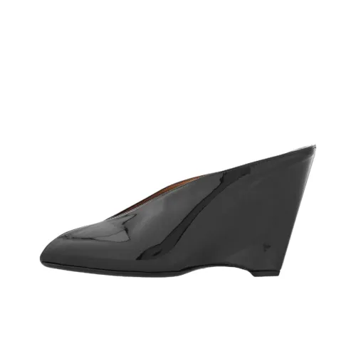 Ferragamo Домашние тапочки Женские Черные