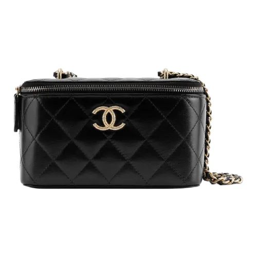 CHANEL Сумки через плечо Женские