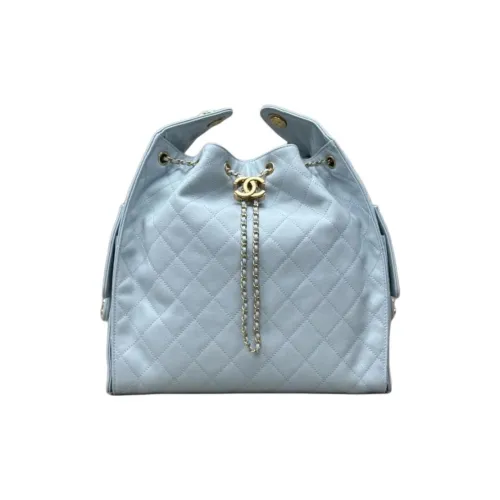 CHANEL Сумки через плечо Женские
