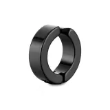 Чёрный, один