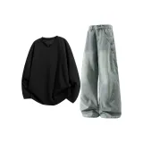 Чёрный свитшот + синие джинсы