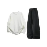 Белый свитшот + черные джинсы