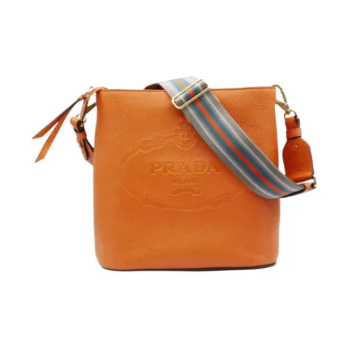 PRADA Сумки через плечо Женские