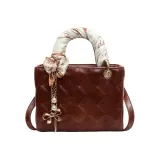 Коричневый