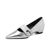 Серебристый