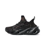 Черно-коричневый