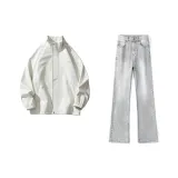 Белая кожаная куртка + дымчато-серые джинсы