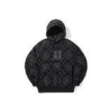 Принт "Черный повсюду"