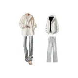 Белая куртка + дымчато-серые джинсы