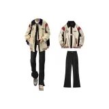 Куртка цвета экрю + черные джинсы