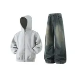 Свитшот из фотинии серого цвета + синие зеленые джинсы