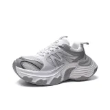 Белый, серый, потертый