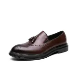 Коричневый