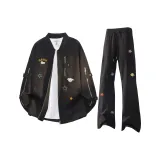 Чёрное пальто + чёрные цветочные штаны