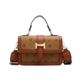 Коричневый