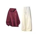 Винтажный красный топ + бежево-абрикосовые штаны