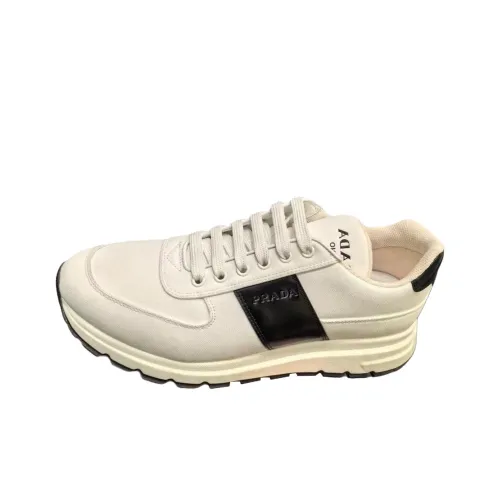 PRADA Низкий топ Повседневная обувь Мужская Белая