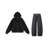 Чёрный топ + синие джинсы