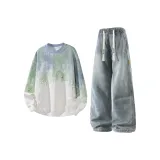 Зеленый топ + джинсовые синие штаны