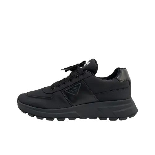 PRADA Низкий топ Повседневная обувь Мужская Черная