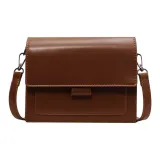 Коричневый