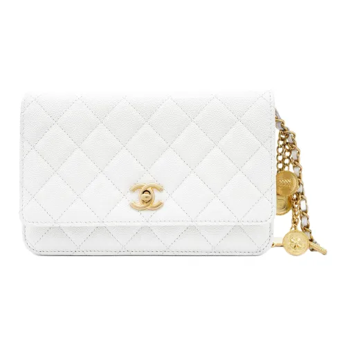 CHANEL С рельефом Тисненый Икорный Телячья кожа Сумка с клапаном Кошелек Сумка через плечо Женская Белая