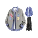 Серое пальто + сине-белая клетчатая рубашка + черные парашютные брюки