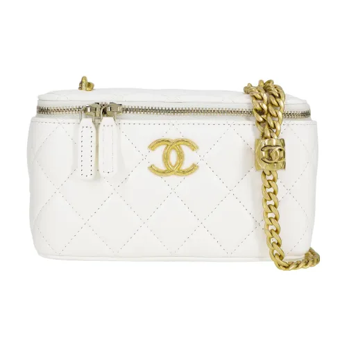CHANEL Сумки через плечо Женские