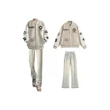 Хаки бейсбольная куртка + желтые грязные джинсы