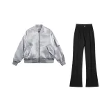 Светло-серая куртка + черные джинсы