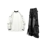 Белый свитшот + черные джинсы