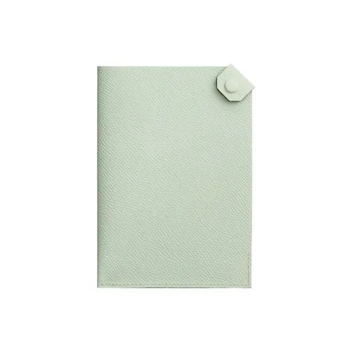 HERMES Tarmac Коровья кожа Картхолдер Держатель для паспорта Женский 0S Vert Fizz Пузырьковый зеленый