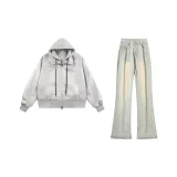 Светло-серая куртка + желтые грязные джинсы