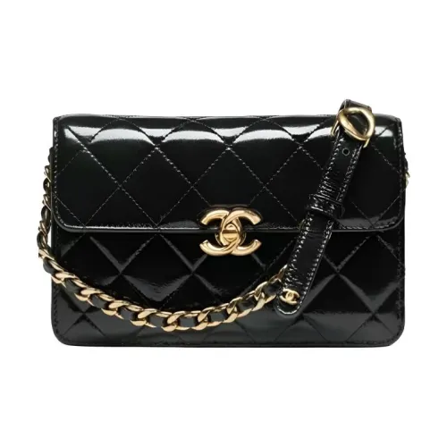 CHANEL Лакированная кожа овечья кожа и золото металл сумка через плечо мини женская черный