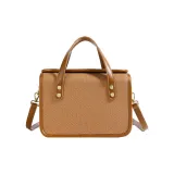 Коричневый