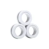 Белый магнитный браслет