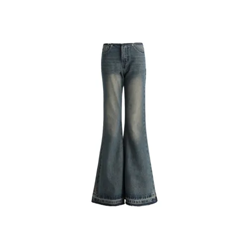 Розовые женские джинсы