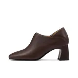 Коричневый