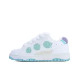 Лунно-белый