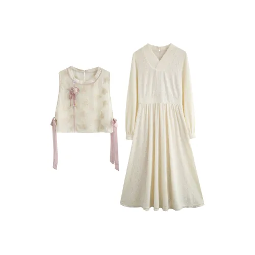 JOSR Экрю Женские Комплекты с Юбкой