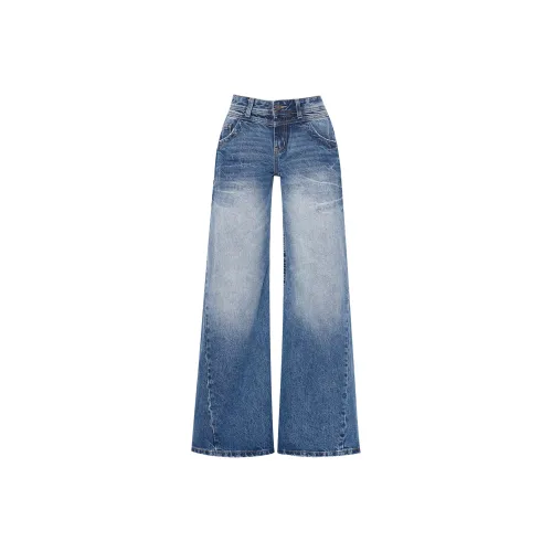 Розовые женские джинсы