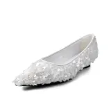 Жемчужно-белый