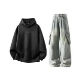 Чёрный свитшот + жёлтые грязные штаны