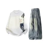 Белый свитшот + винтажные синие джинсы