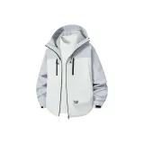 Фиолетовый цвет белой лозы.