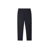 Призрачно черный