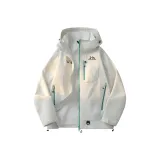 Светлый гороховый зеленый.